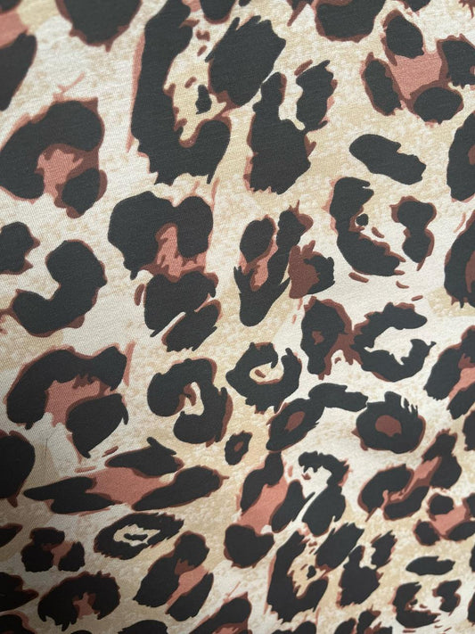 Conjunto Animal Print Falda Beige Y Polera Negra